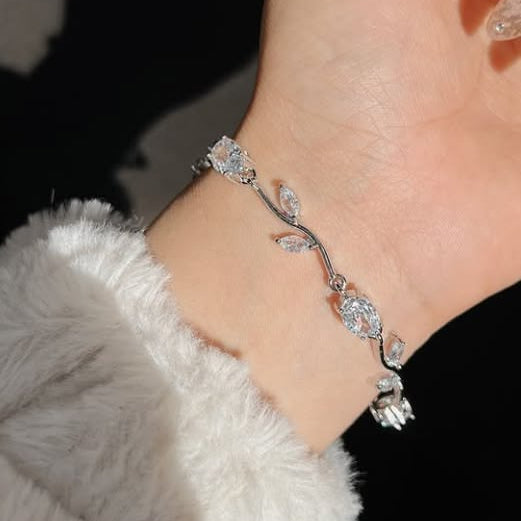 Gold Vine Leaf Bracelet – Stainless Steel Crystal Tulip Bracelet with Toggle Clasp
