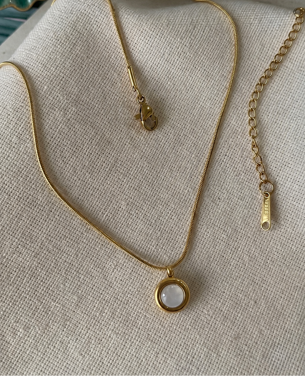 Gold Plated Round Mother of Pearl Pendant Necklace